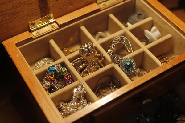 How to Test Gold and Silver With Magnets