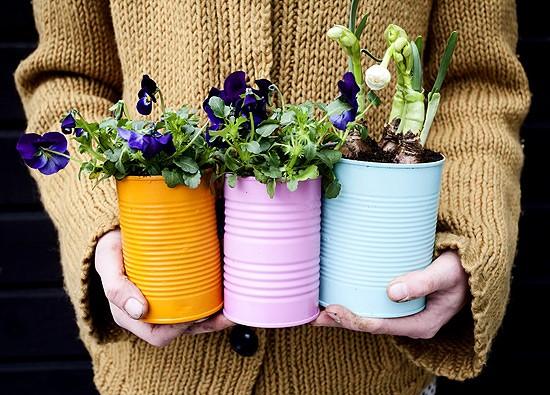 DIY: Upcycled Magnetic Garden Wall