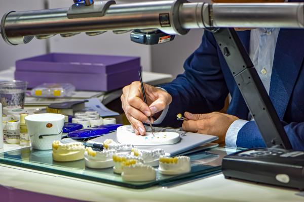 Magnets in the Dental Field: How Small Neodymium Magnets Support Modern Dentistry