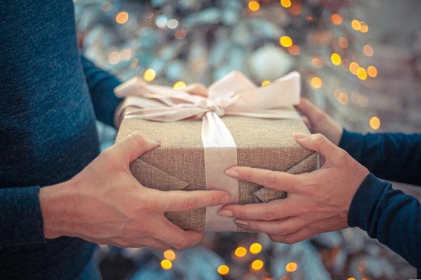 10 DIY Magnetic Gift Ideas for the Holidays and Beyond