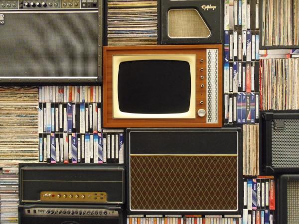 Magnets in Video Tape: Turning Iron Particles into Visuals