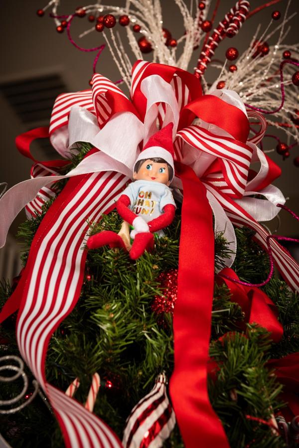 Elf on a Shelf: Make Magic with Magnets