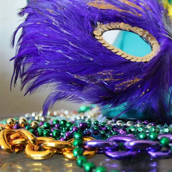 DIY Mardi Gras Mask Magnets