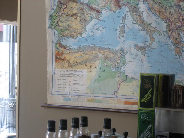 DIY: Traveling Map Magnets